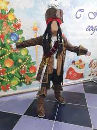 Новогодний костюм пирата Джека Воробья.