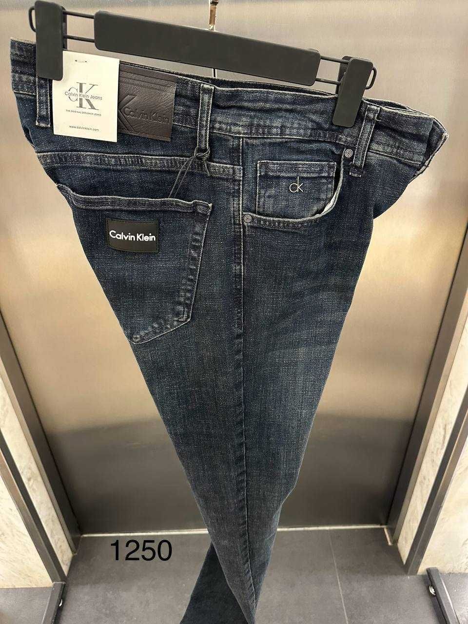 calvin klein  cadou un tricou