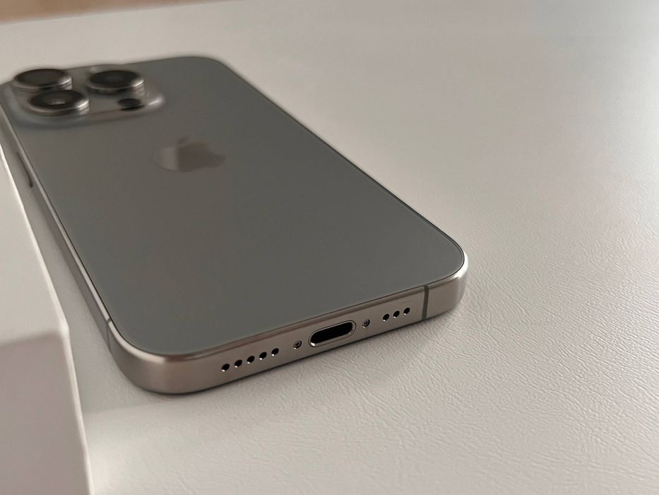 iPhone 15 Pro, 256GB, Natural Titanium