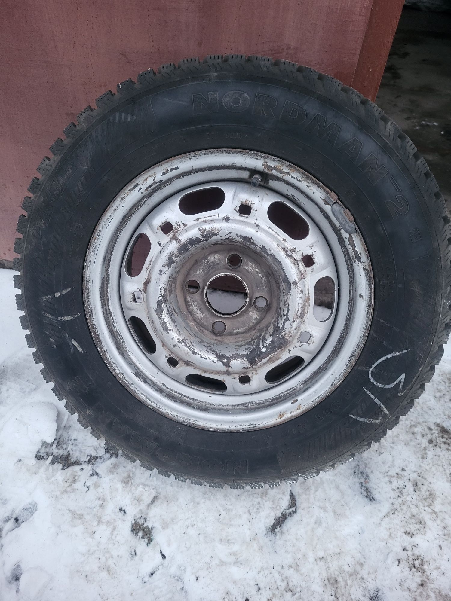 Автошины зимние 185/70R14 с дисками