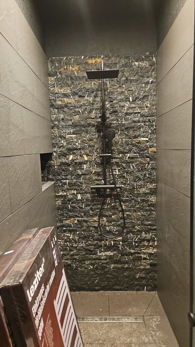 Amenajări interioare pereti decorativi piatra faianta grestie granit