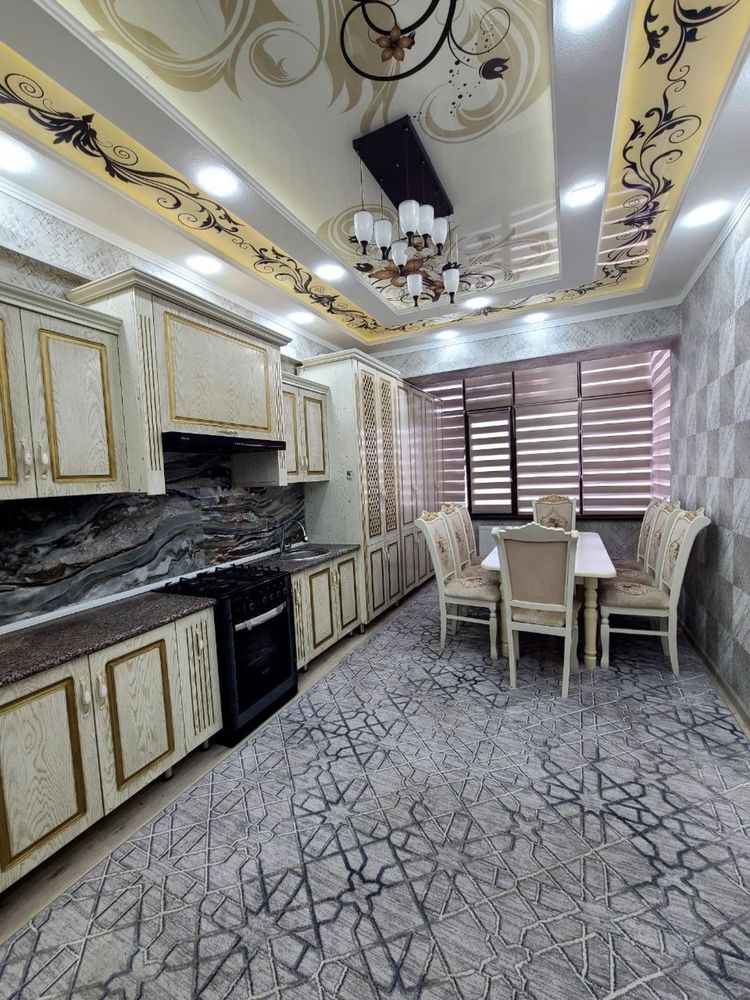 Продается 4 ком. Квартира площадью 111 кв.м. В Согдиане ор. Мечеть
