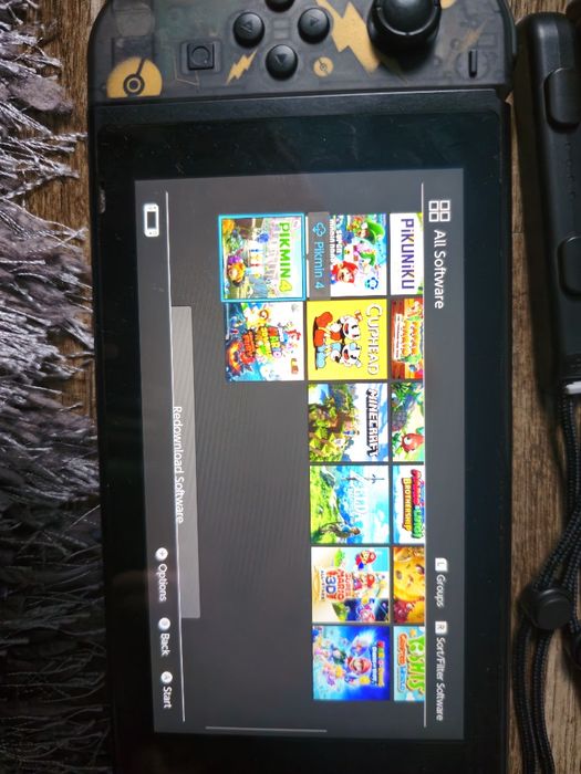 Consola Nintendo switch  cu 26 de jocuri instalate