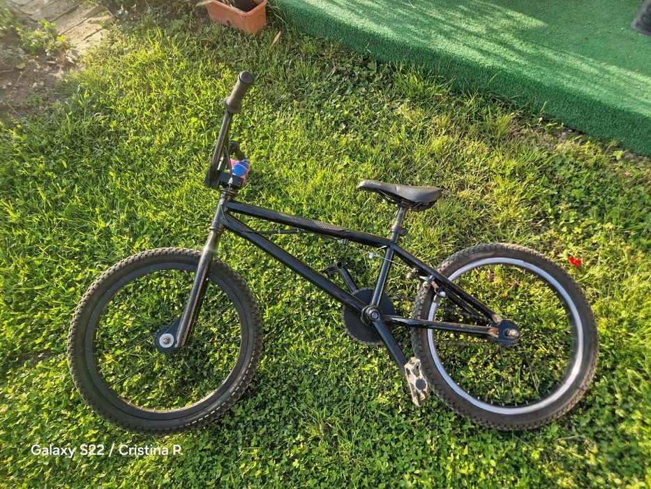 Bmx negru, bun pt incepatori