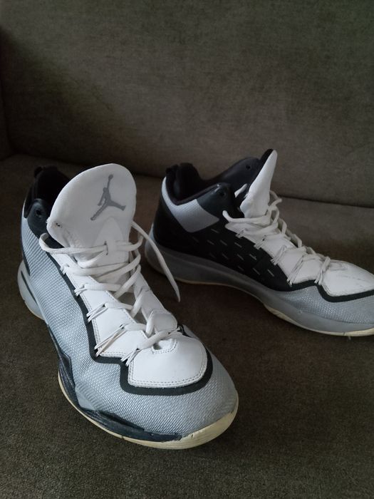 Vand Adidas Equipement originali in stare ca noi cat si alte modele
