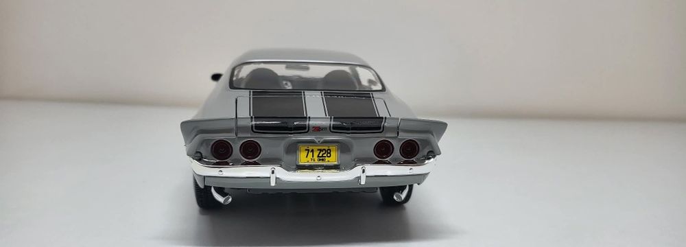 Machetă Camaro z/28 1/18 maisto