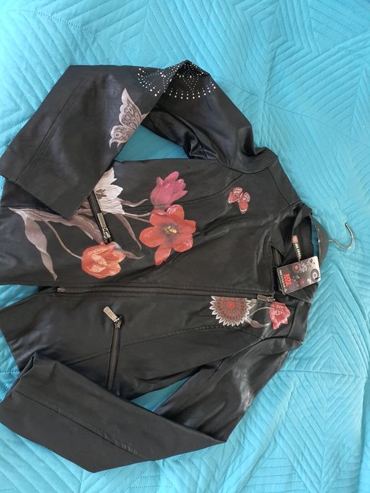 Ново кожено сако ( яке] с апликация