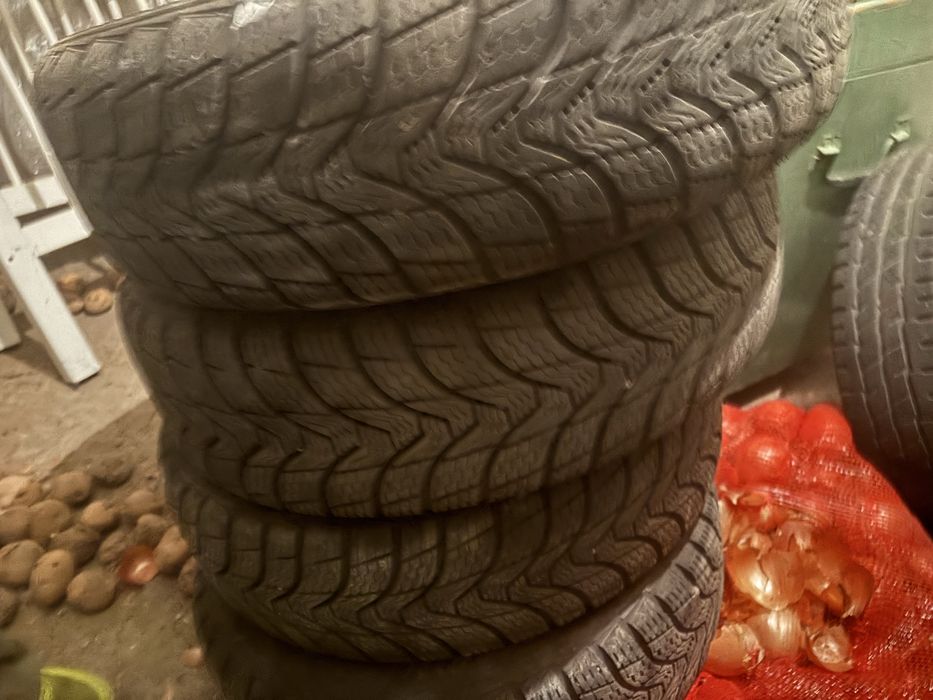 Продам зимние шины с дисками