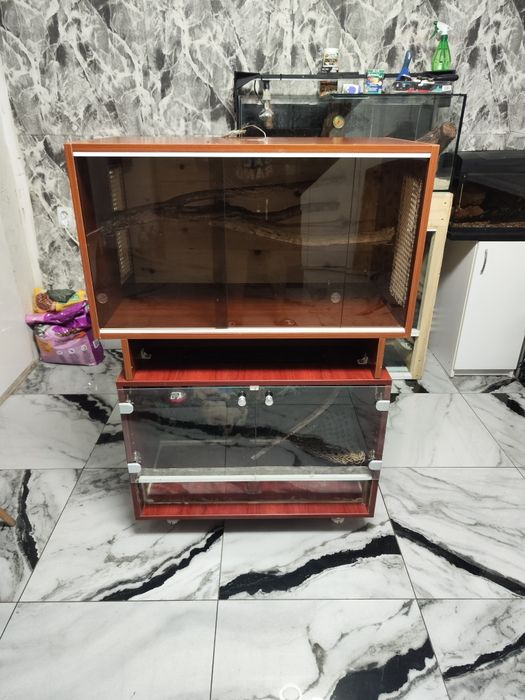 Vând terariu reptile terarii