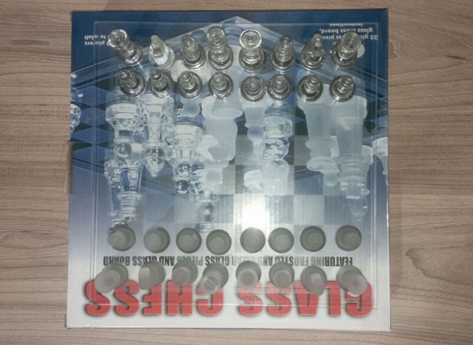 Shaxmat (glass chess)