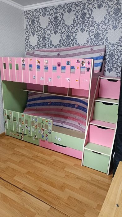 Детска кровать двух ярустная