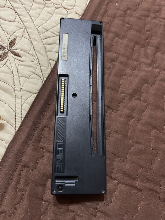 radio-CD auto Alpine CDE-7820R.