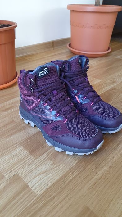 Bocanci drumetii iarna Jack Wolfskin