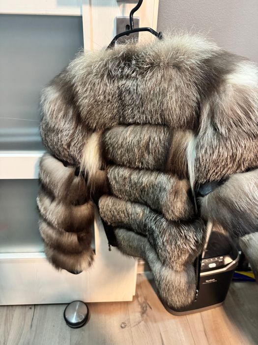 Haină din blană naturală