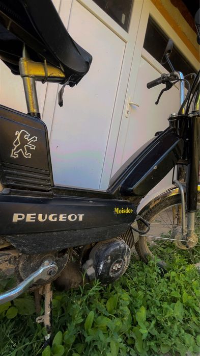 Moped Clasic Peugeot - Perfect pentru Nostalgici și Aventuri Urbane!