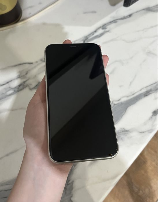 iPhone 11 продам