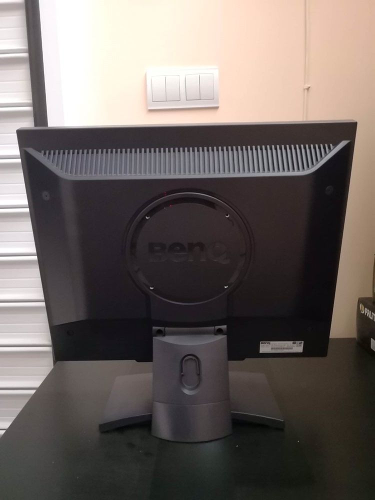 Монитор BenQ Q9T4 - LCD - 19”