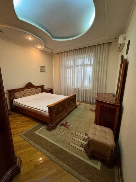 Продаю 3/2/4 Банковский дом на Буюк ипак йули Совминский дом