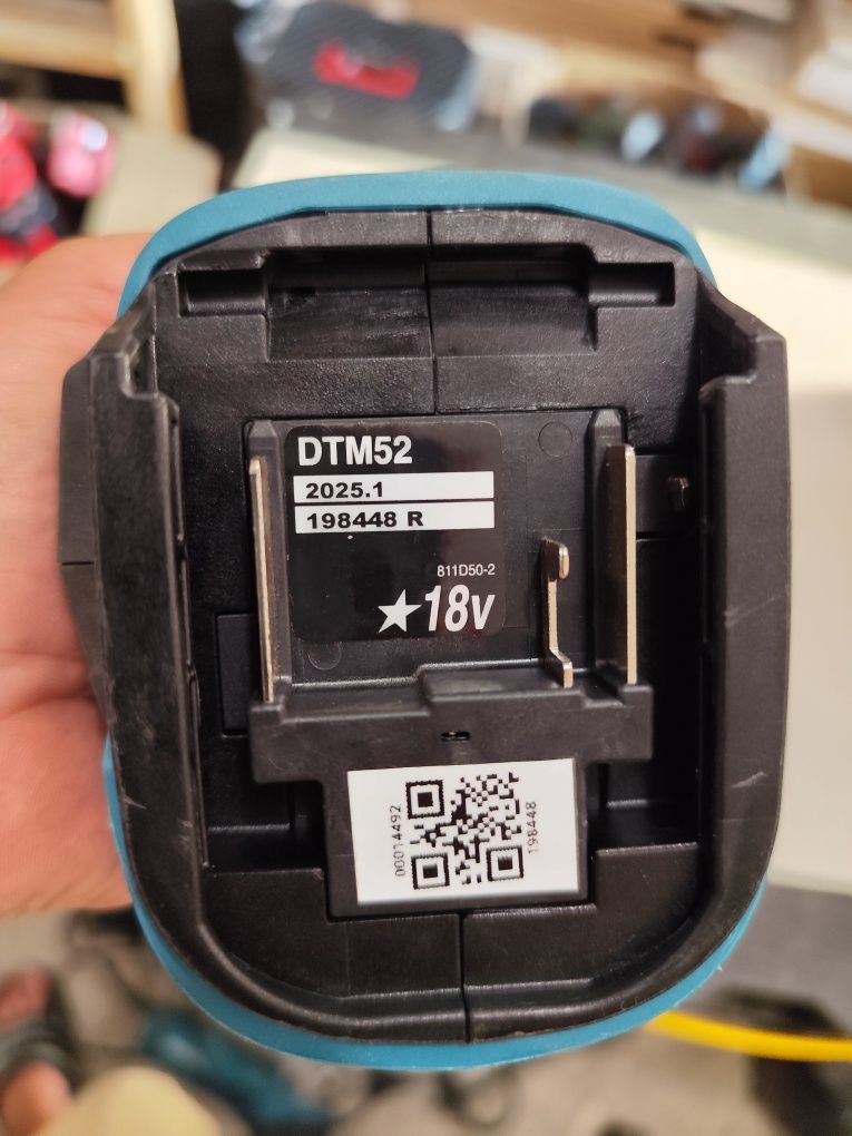 Нов безчетков акумулаторен мултитул Макита Makita DTM52
