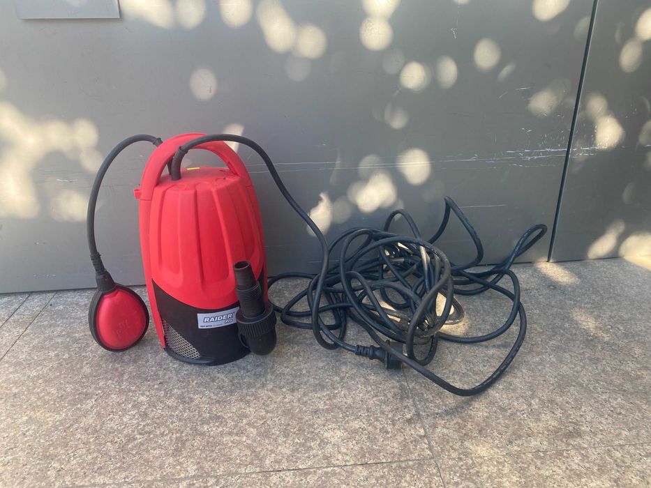 070133	Помпа водна потоп. 900W 1max 250L/min 9.5m RDP-WP26