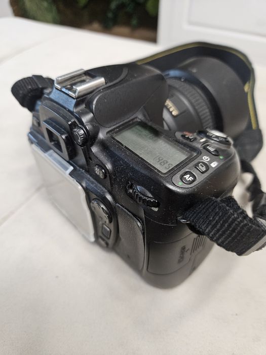 Vând Nikon D80+ obiectiv nikon 50mm/1.8 și bliț Nikon sb600