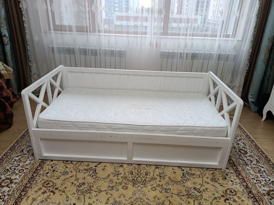 детская кровать с матрасом