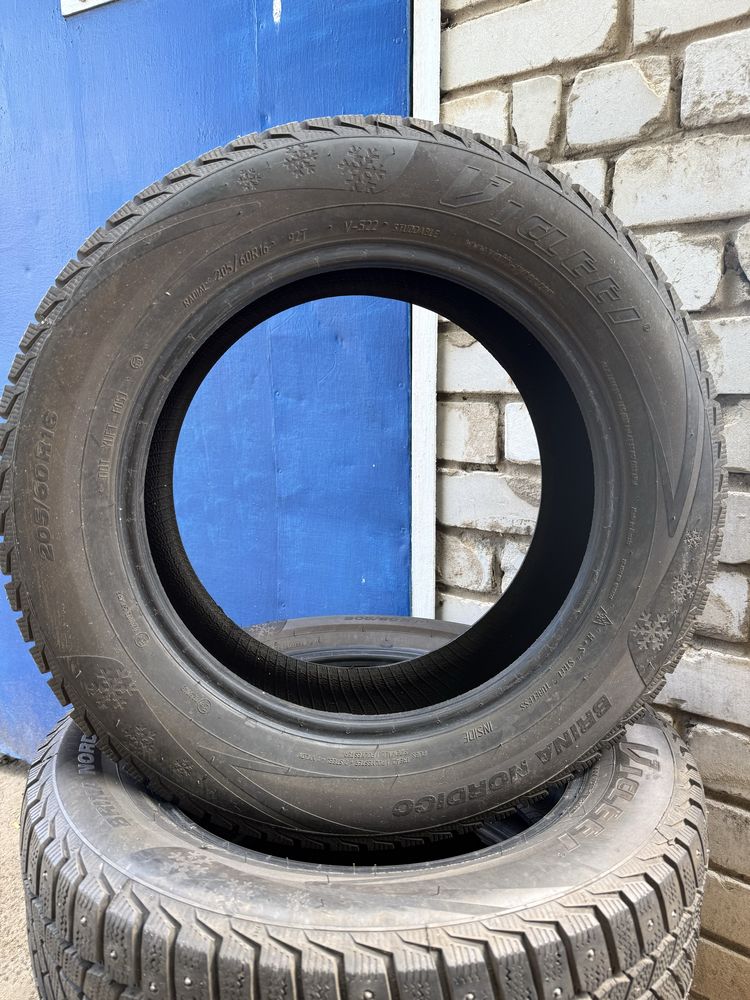 Продам Зимние шины в отличном состоянии
