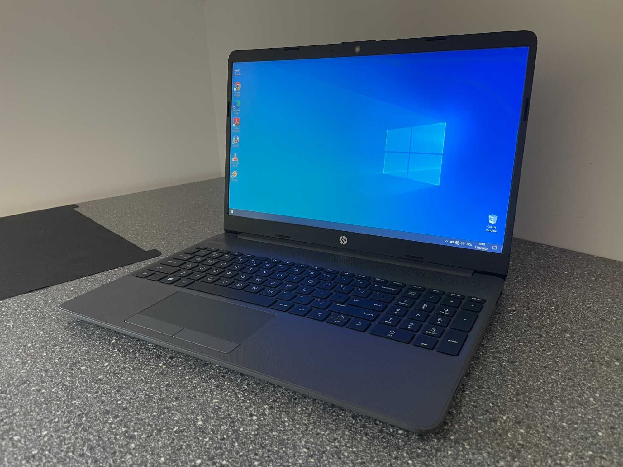 Laptop HP 255 G8