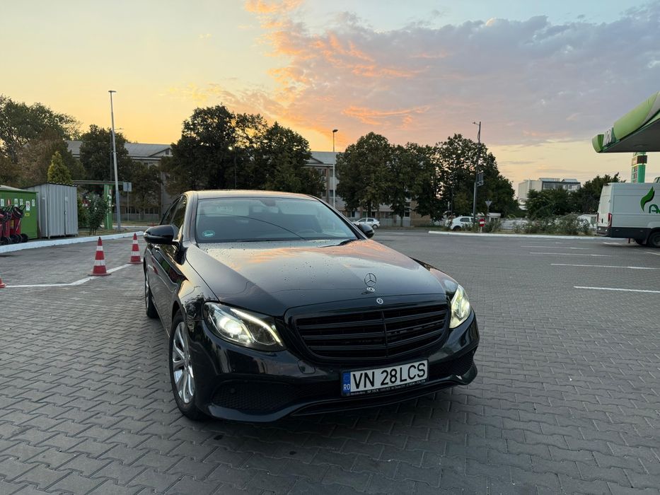 Mercedes Benz E220