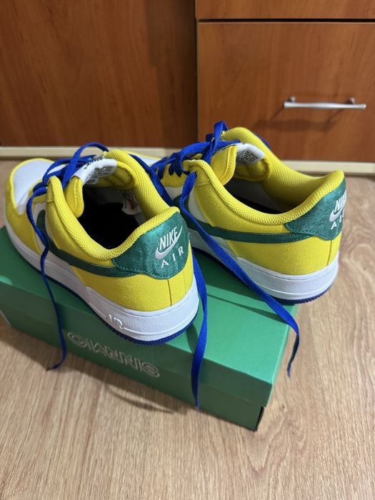 Nike Air Force 1 Low Swoosh