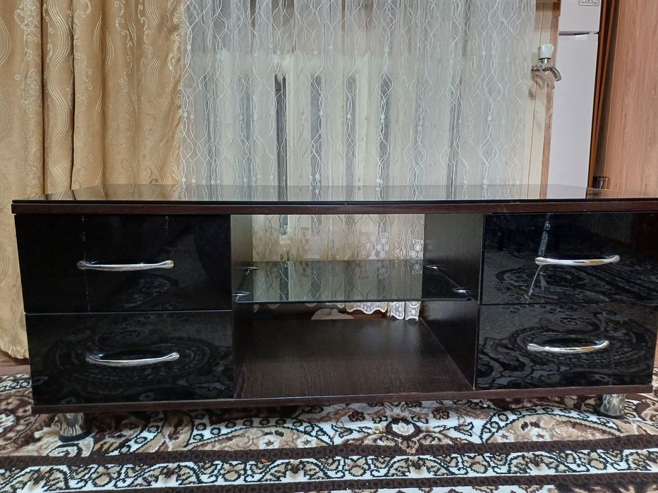 Televizor uchun patistavka