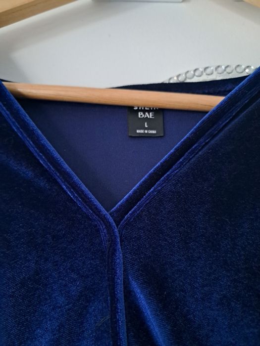 Rochita din catifea bleumarin marimea L