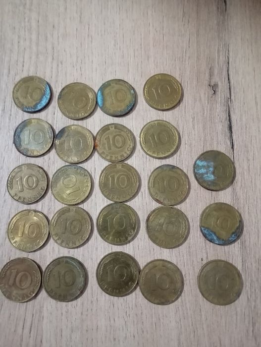 Vând monede Pfennig de 10 și una de 50