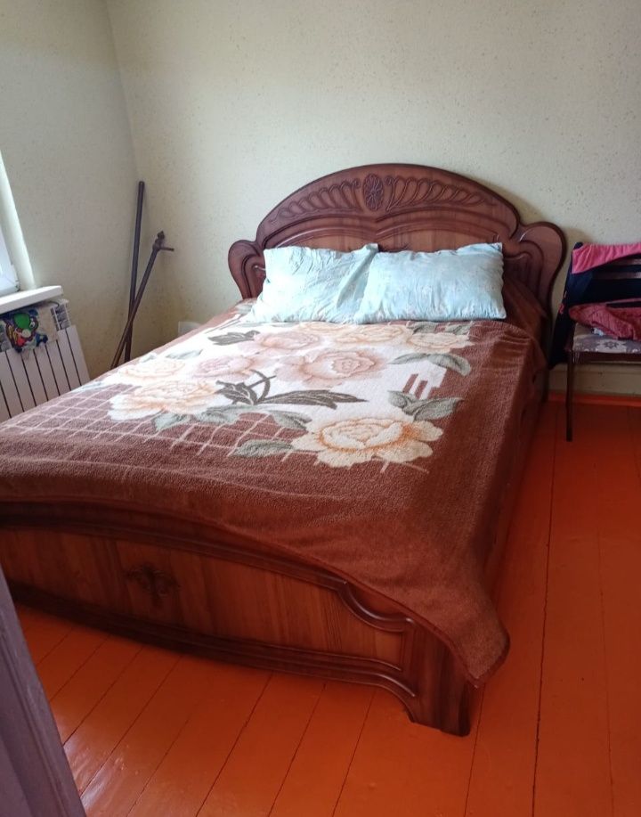 Продам двухспальнюю кровать