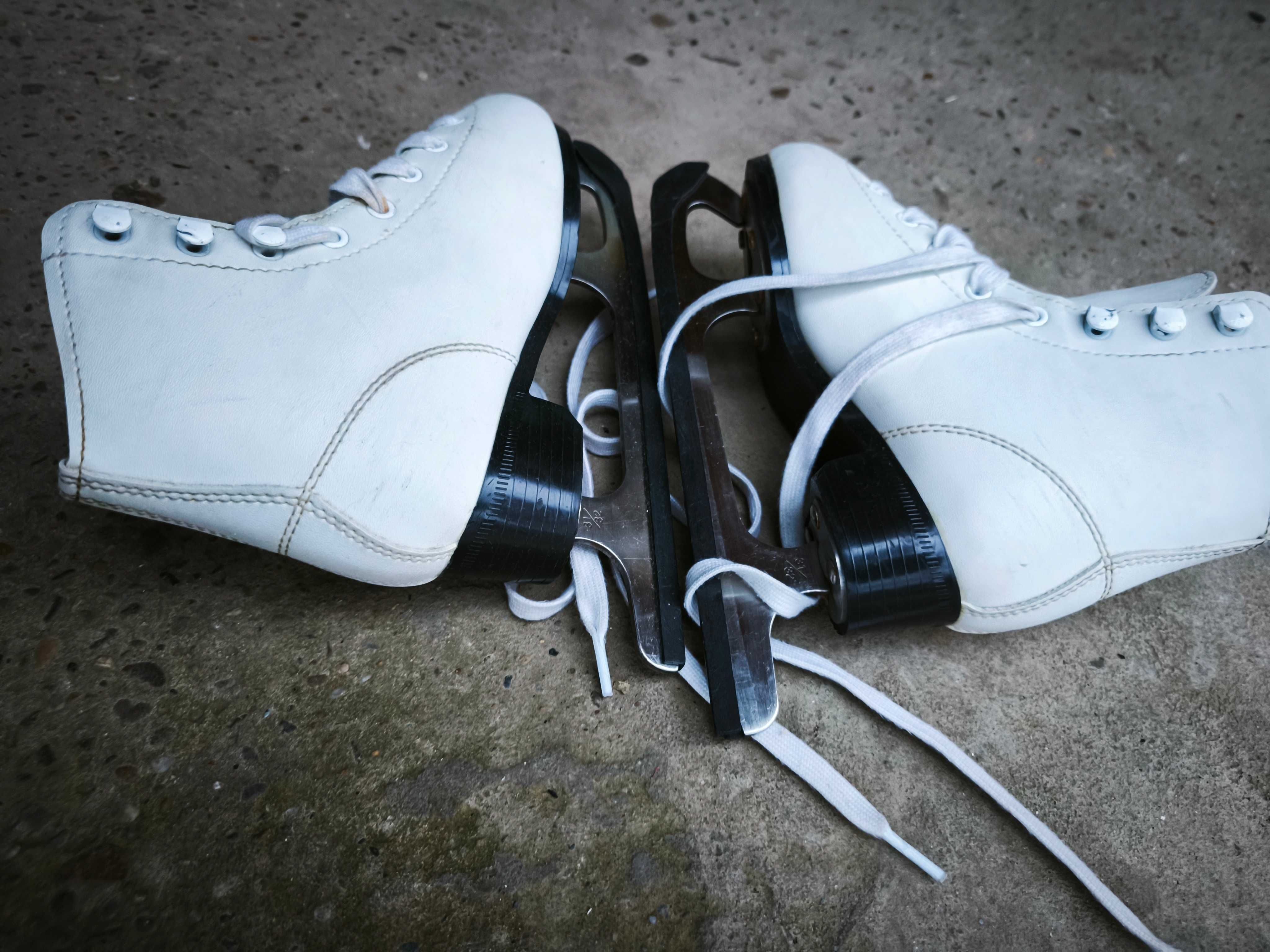Vand patine patinaj artistic 36 si 33