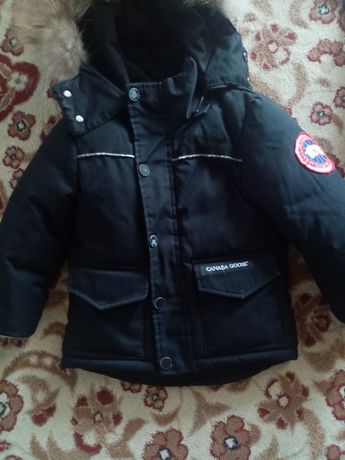 Продам зимнюю детскую куртку с комбинезоном