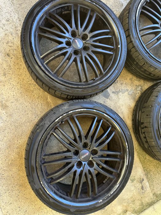 Jante Alutec negre echipate cu anvelope Kumho în stare bună