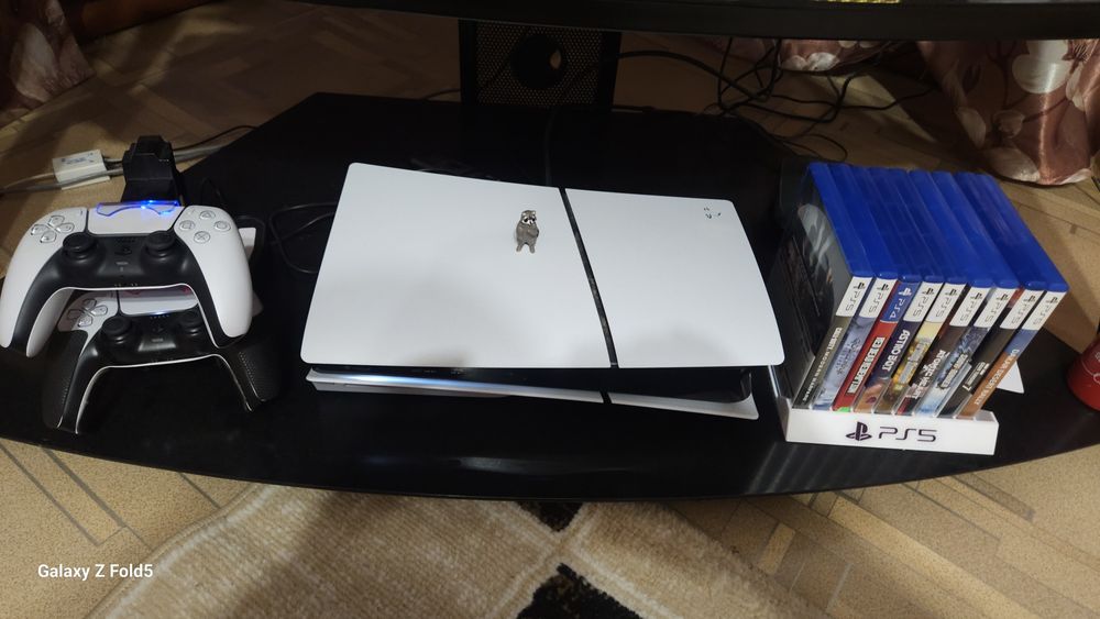 Продам игровую консоль PS 5