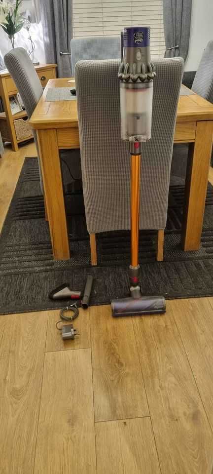 Dyson v10 прахосмукачка