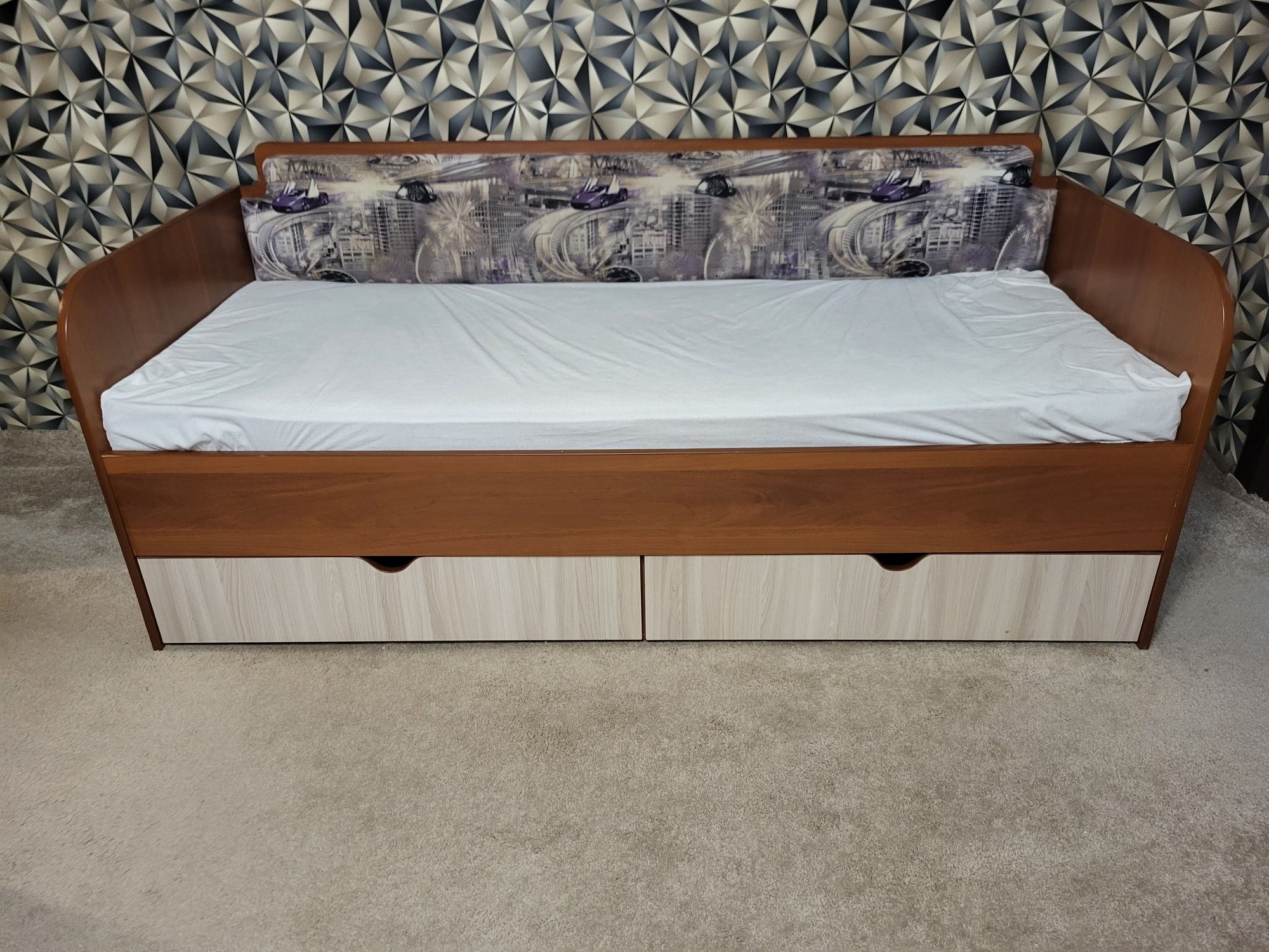 Продам кровать 85×2