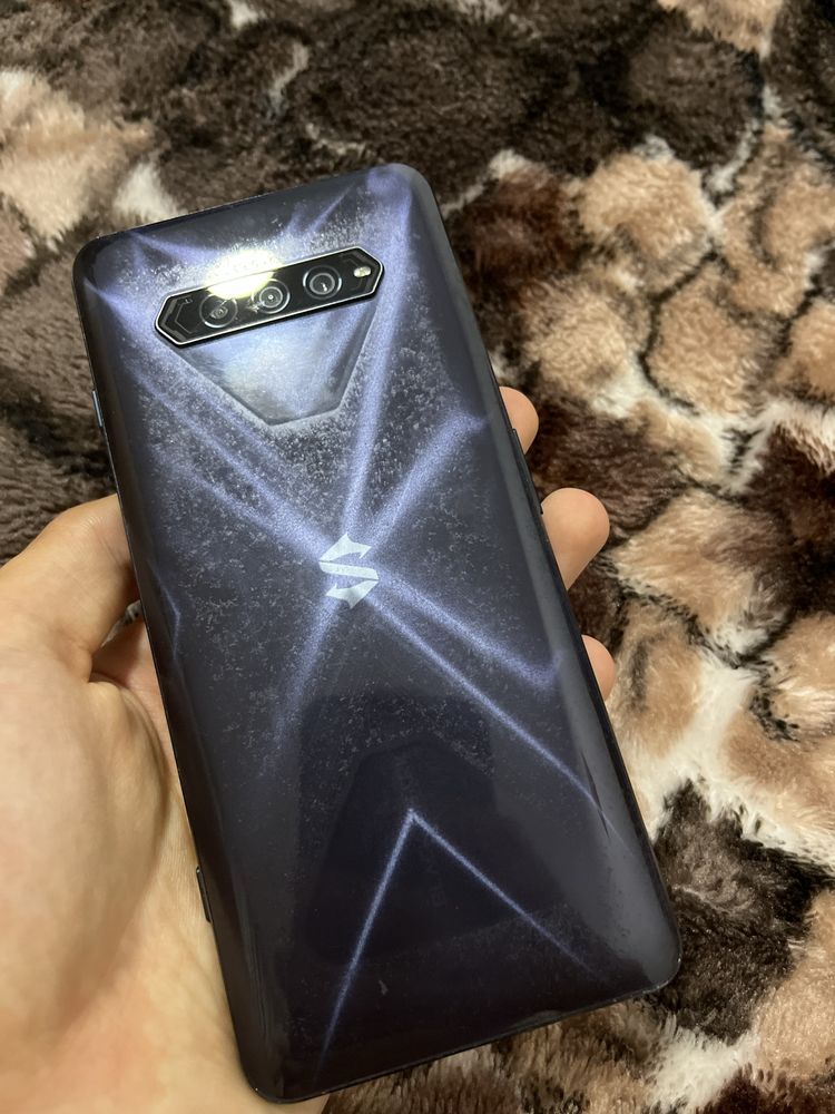 Vând Xiaomi Black Shark 4 - Telefon de gaming performant