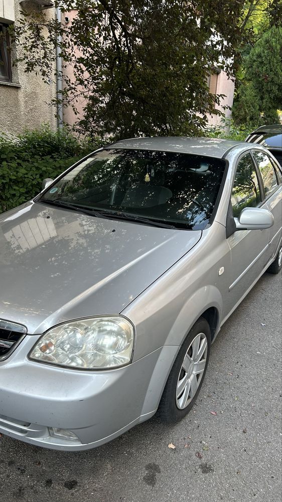 Chevrolet Lacetti.