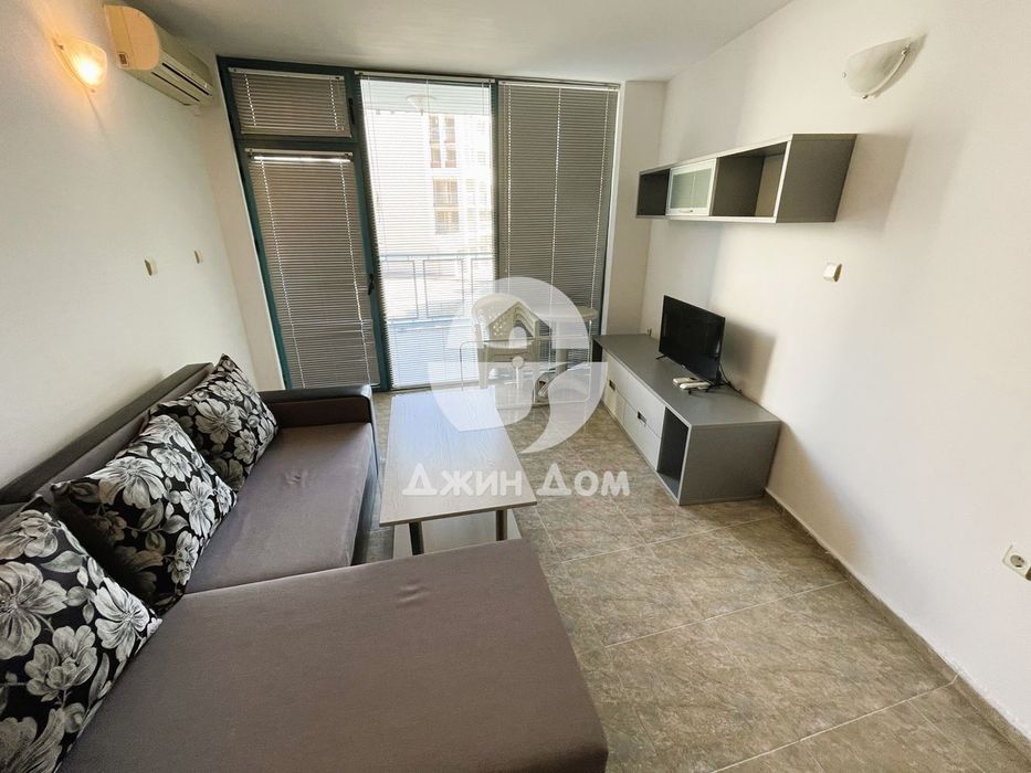 Продава се Двустаен апартамент в к.к. Слънчев бряг - 67 кв.м за 1014 €/кв.м - Снимка #1