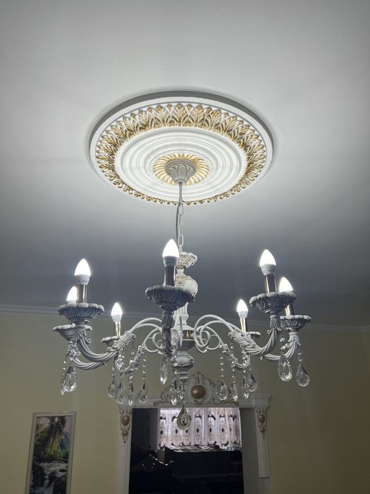 Продам люстру