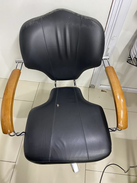 Парикмахерская кресло