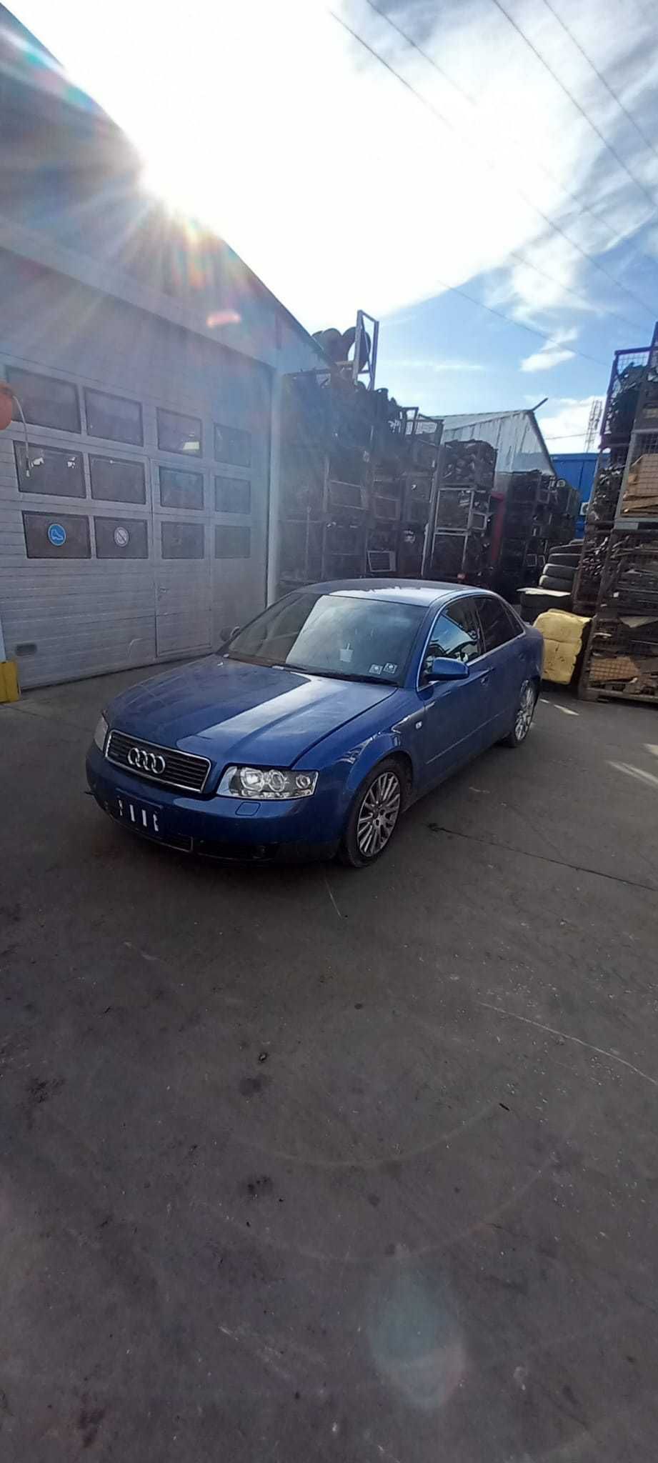 Audi a4  AN 2003 Dezmembrez/Dezmembram