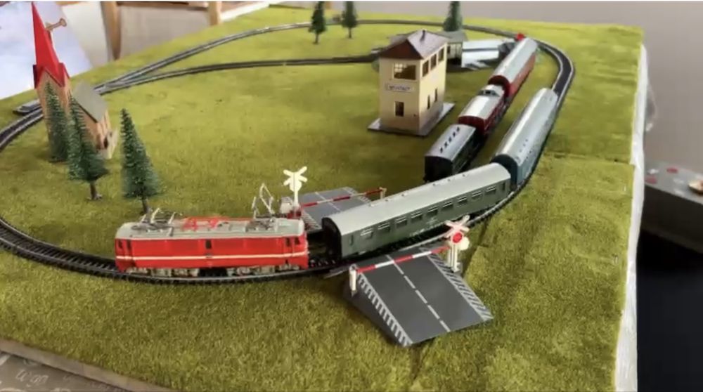 Trenulet electric scara tt