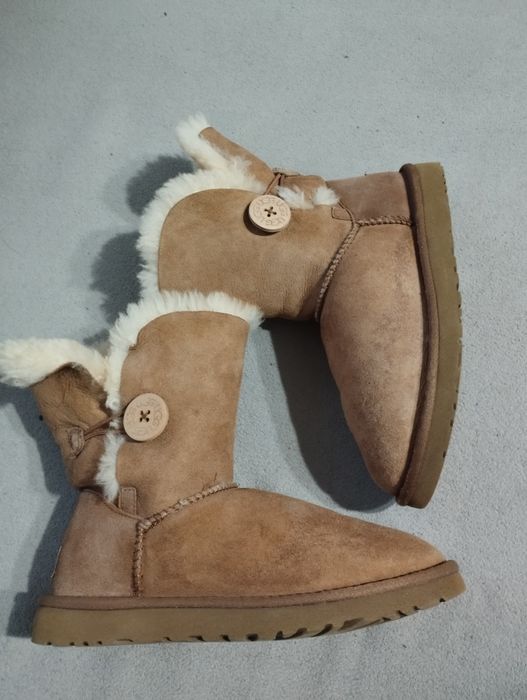 Cizme UGG Bailey Button Chestnut