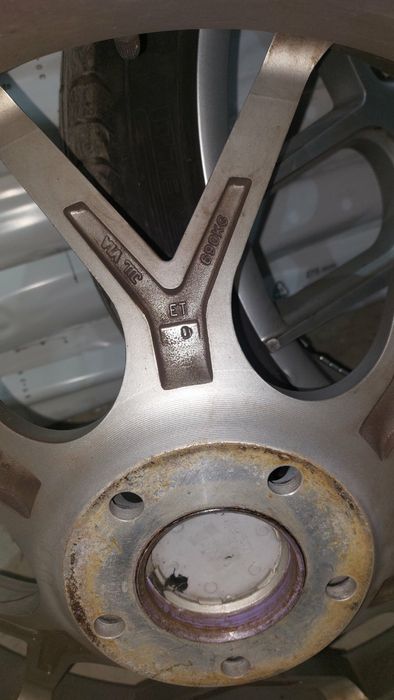 Джанти и гуми спорт пакет 235/35/20 и 275/30/205