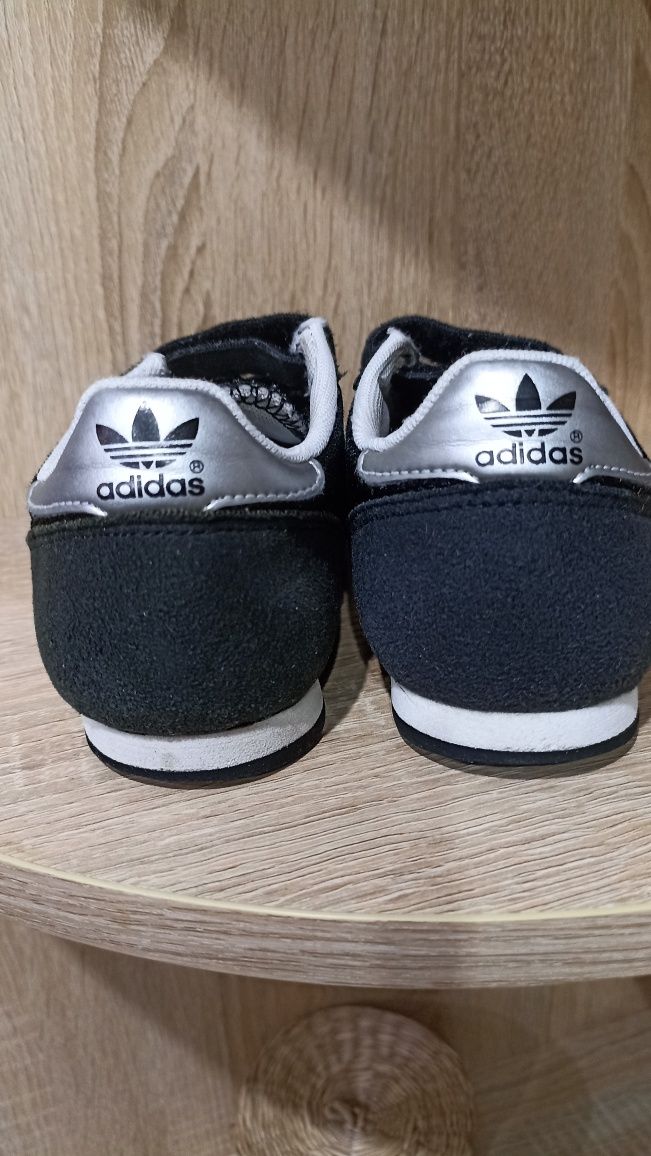 Кроссовки adidas 30 размер